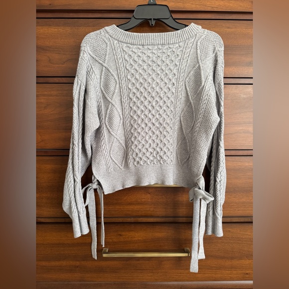 Forever 21 Light Gray V-Neck Sweater with Side Ties - Picture 4 of 4